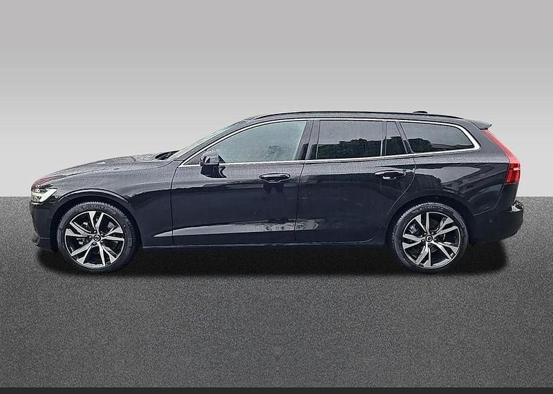 Gebraucht Volvo V60 Core 197 PS (144 kW) 2025 Schwarz Kombi
