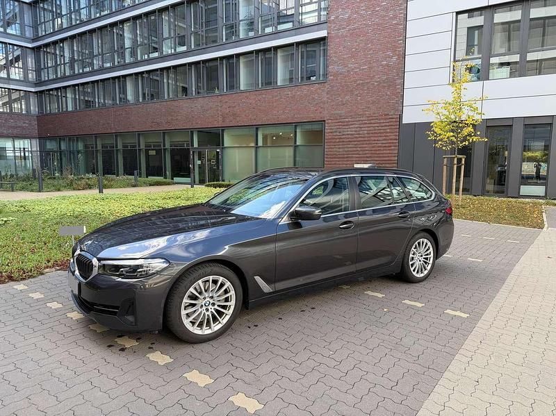 Gebraucht BMW 520 190 PS (139 kW) 2021 Grau Kombi