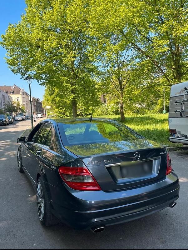 Grau Gebraucht 2008 Mercedes C320 AMG Limousine | 6.500 € (Fairer Preis) - Bild 1/4