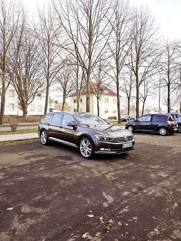Braun Gebraucht 2016 VW Passat Comfortline Kombi | 14.500 € (Fairer Preis) - Bild 1/4