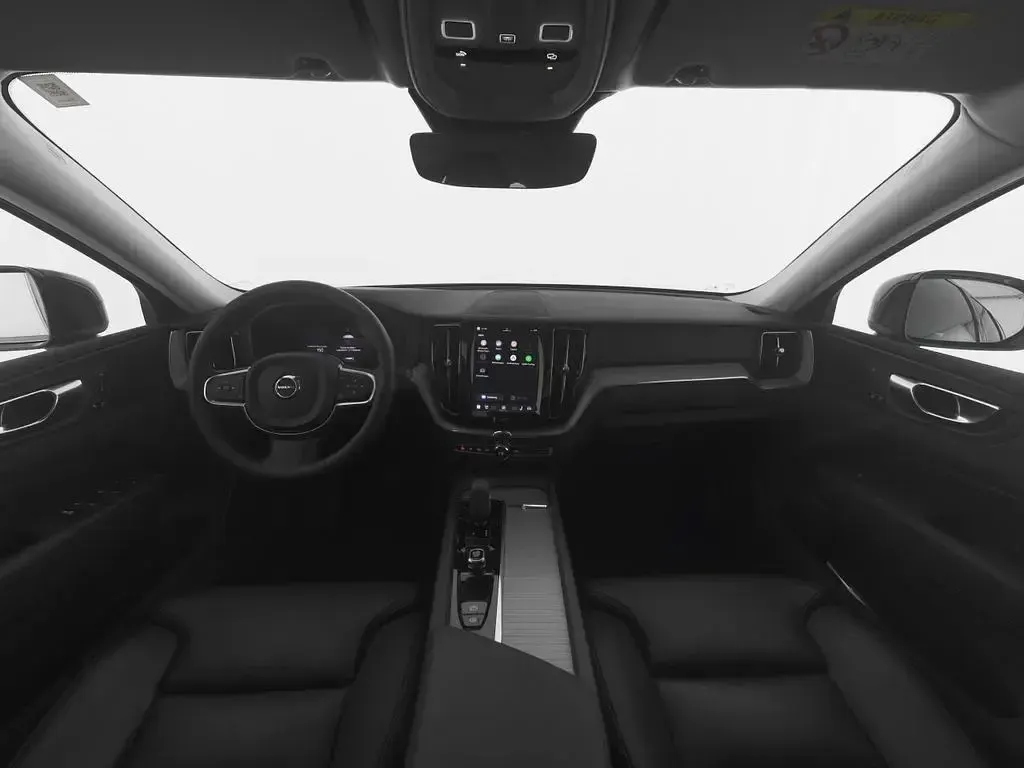 Gebraucht Volvo XC60 Core 197 PS (144 kW) 2023 Platinum grey / metallic SUV