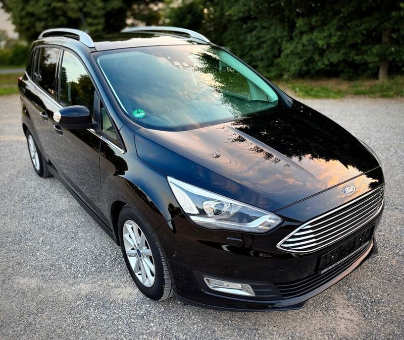 Schwarz Gebraucht 2017 Ford Grand C-Max Titanium Van / Kleinbus | 14.500 € (Fairer Preis) - Bild 1/4