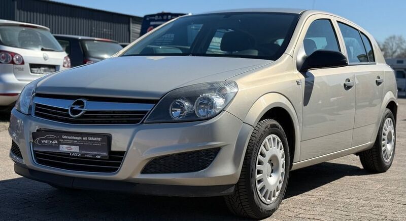 Grau Gebraucht 2009 Opel Astra Edition Limousine | 3.999 € (Etwas zu teuer) - Bild 1/4