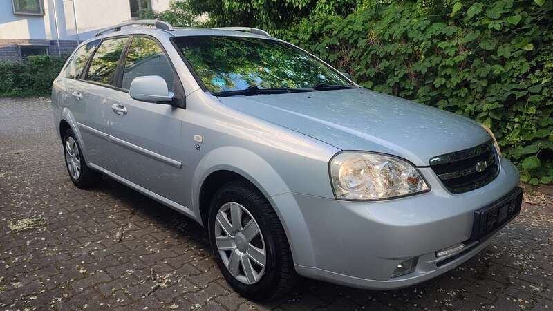 Grau Gebraucht 2010 Chevrolet Nubira SX Kombi | 2.900 € (Etwas zu teuer) - Bild 1/4