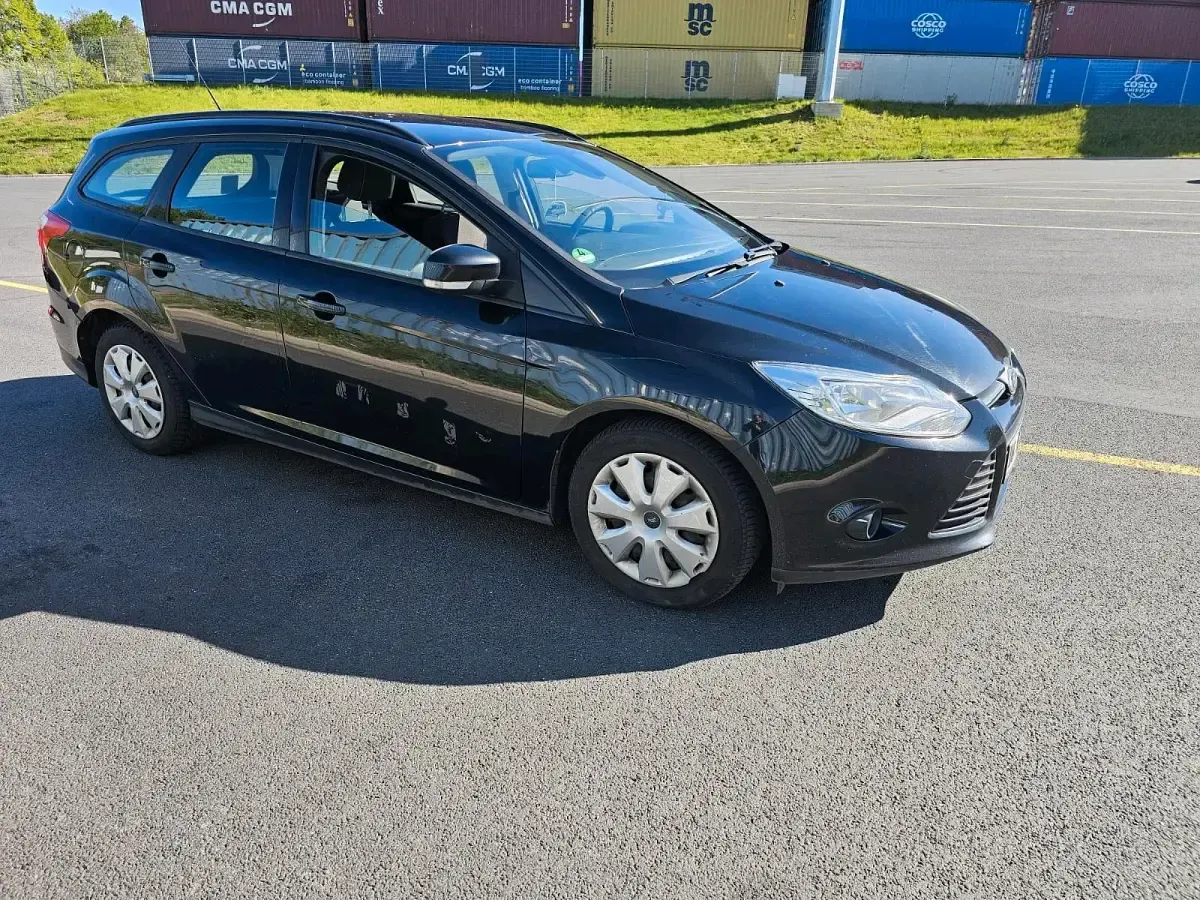 Gebraucht Ford Focus 116 PS (85 kW) 2014 Schwarz Kombi