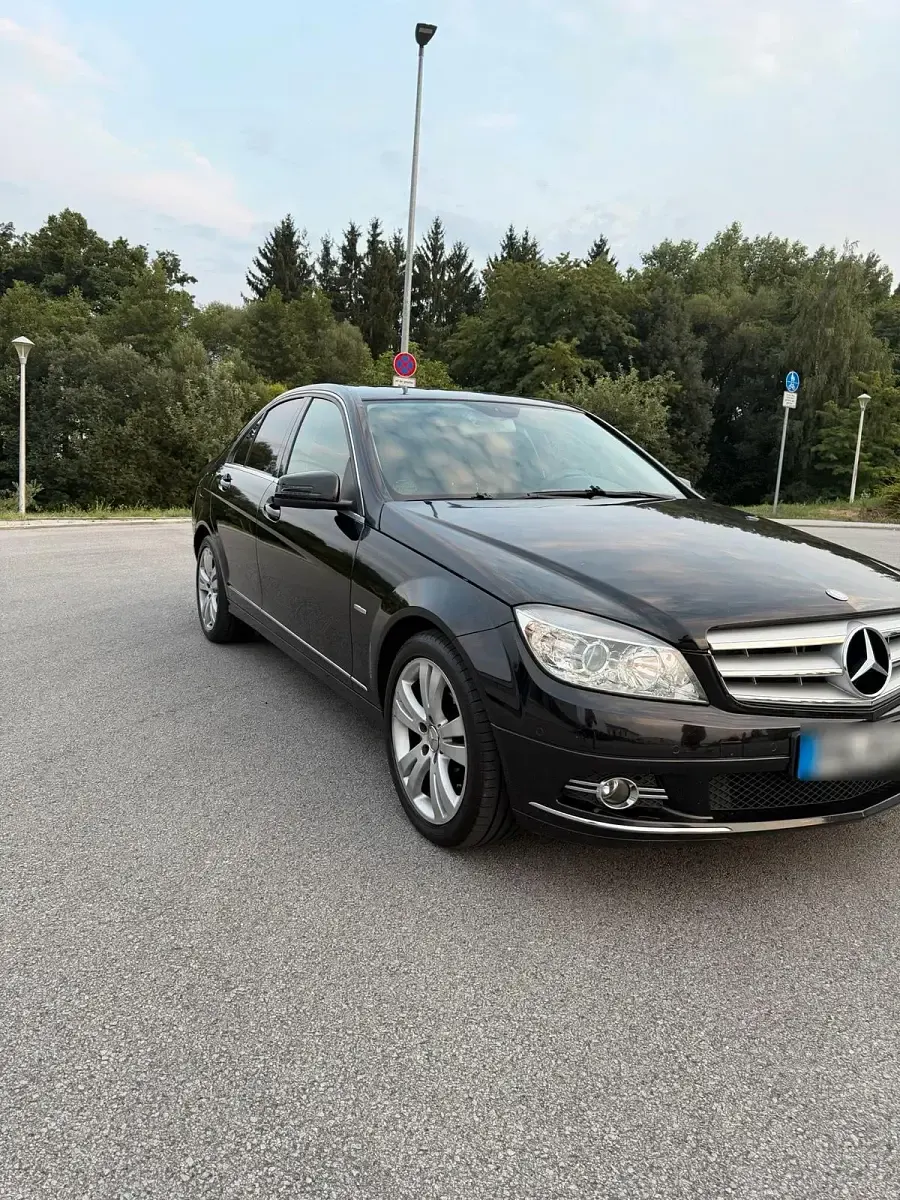 Gebraucht Mercedes 200 184 PS (135 kW) 2010 Schwarz Limousine