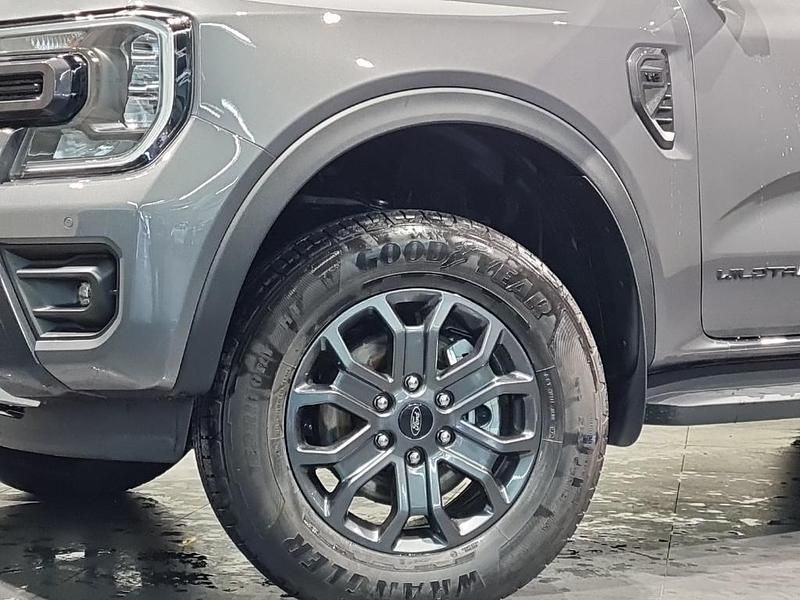 Neu Ford Ranger Wildtrack 241 PS (177 kW) 2025 Grau, carbonizedgrey met. Abholung