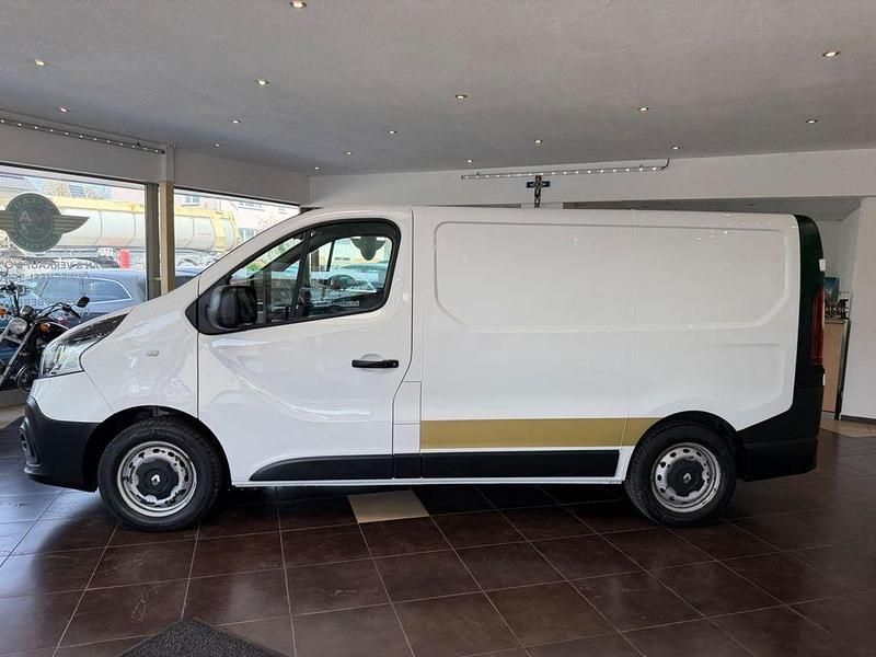 Gebraucht Renault Trafic Komfort 95 PS (69 kW) 2017 Weiß Van / Kleinbus