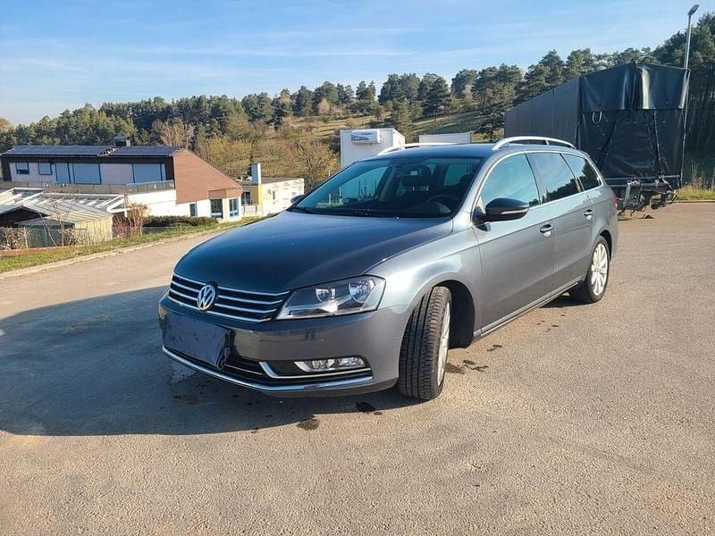 Gebraucht VW Passat Highline 140 PS (102 kW) 2013 Grau Kombi
