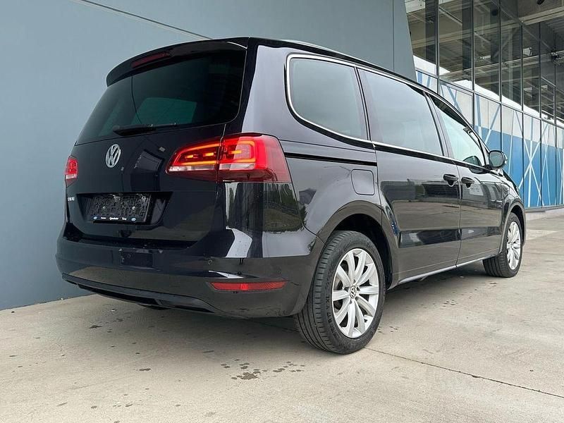 Gebraucht VW Sharan Highline 150 PS (110 kW) 2020 Schwarz Van / Kleinbus