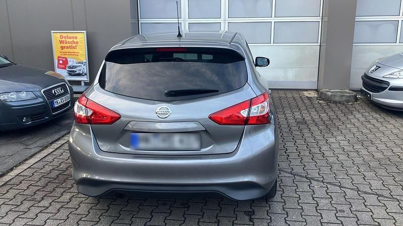 Gebraucht Nissan Pulsar 115 PS (84 kW) 2017 Andere farben Kleinwagen
