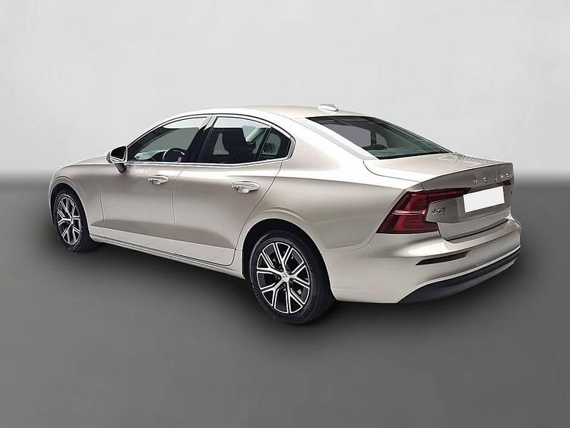 Gebraucht Volvo S60 Core 197 PS (144 kW) 2024 Gelb Limousine