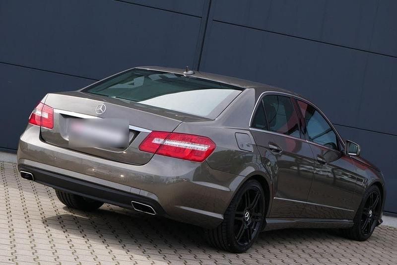 Brugt Mercedes E250 Avantgarde 204 HK (150 kW) 2012 Brun Sedan
