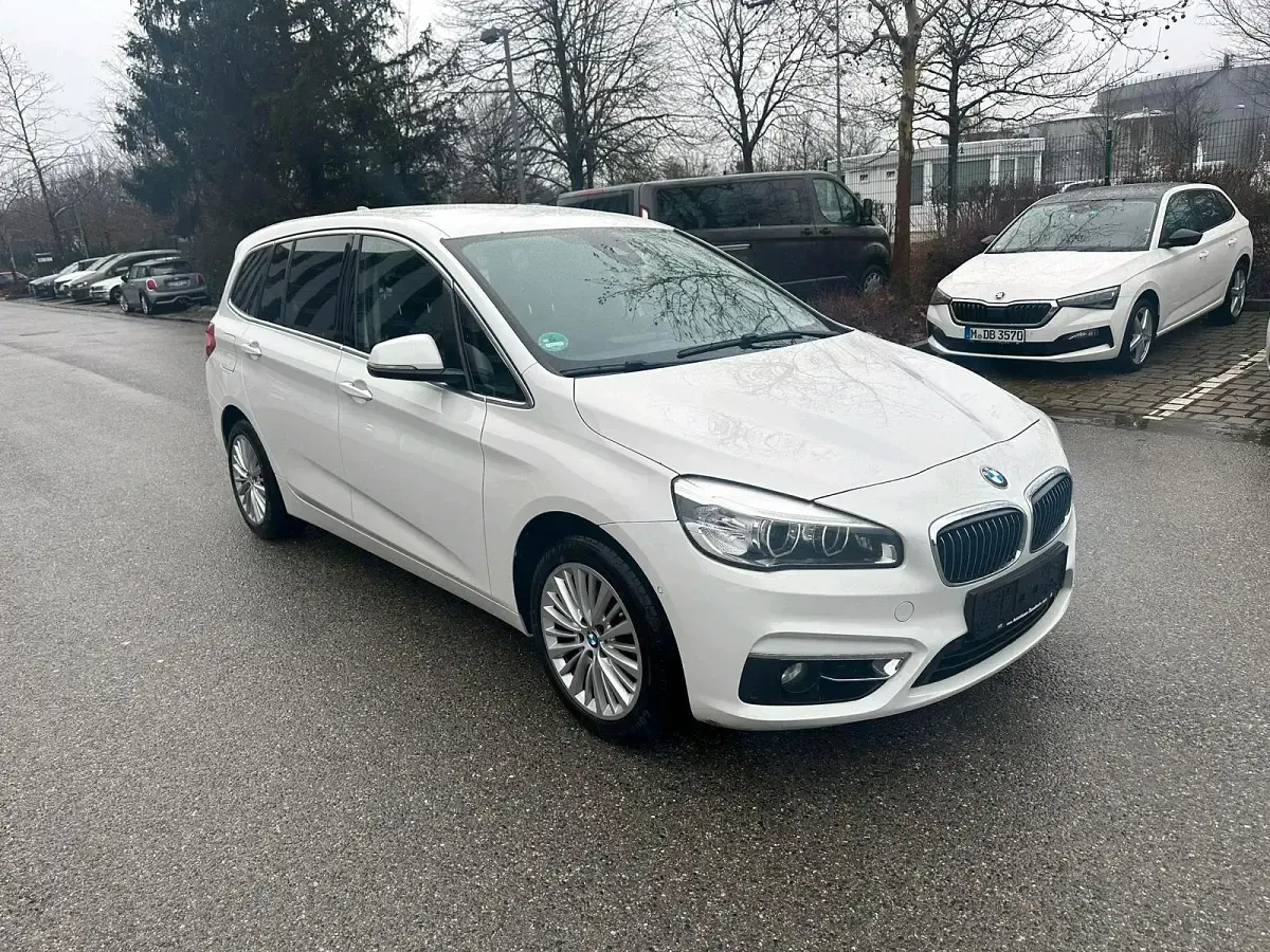 Używany BMW 218 Efficient Dynamics 150 KM (110 kW) 2018 Niebieski Kombi