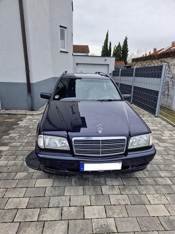 Gebraucht Mercedes C220 125 PS (91 kW) 2000 Blau Limousine