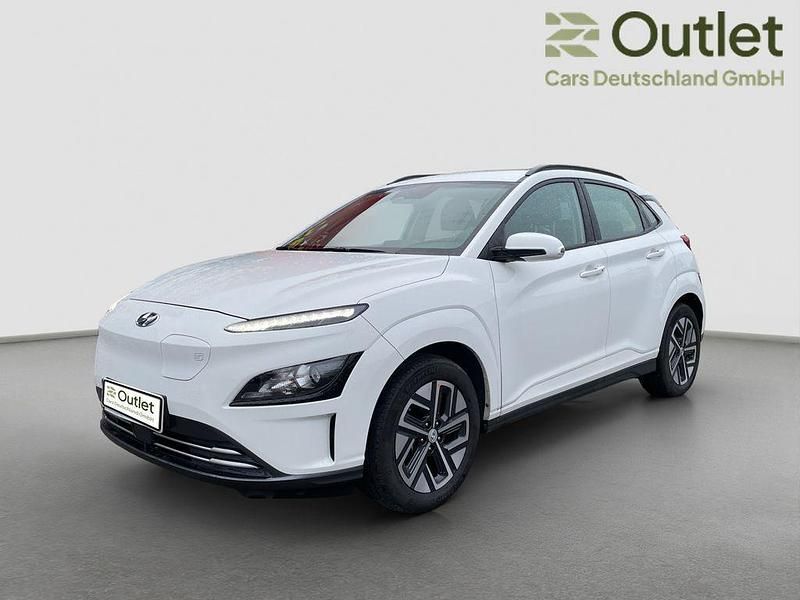 Gebraucht Hyundai Kona Select 100 kW (136 PS) 2022 Weiß SUV