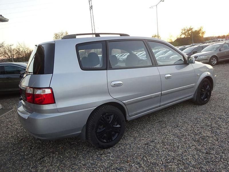 Gebraucht Kia Carens EX 139 PS (102 kW) 2006 Silber Van / Kleinbus