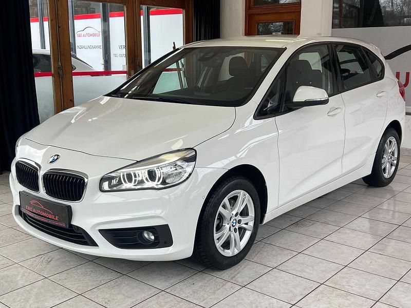 Weiß Gebraucht 2016 BMW 218 Active Tourer Advantage Van / Kleinbus | 13.950 € (Fairer Preis) - Bild 1/4