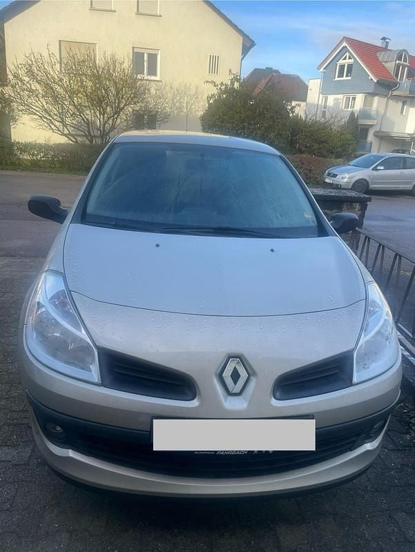 Gold Gebraucht 2007 Renault Clio III Kleinwagen | 2.150 € (Fairer Preis) - Bild 1/4