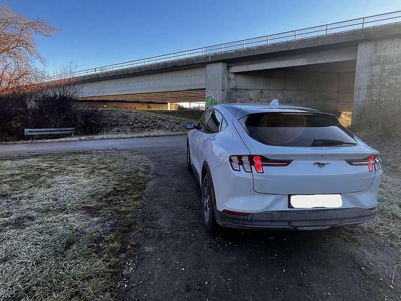 Gebraucht Ford Mustang Mach-E 210 kW (286 PS) 2020 Weiß SUV