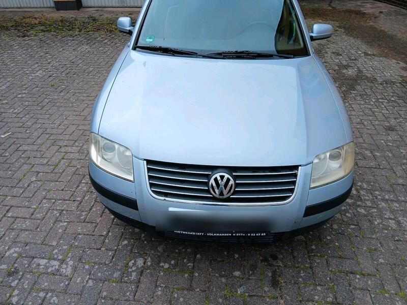 Silber Gebraucht 2001 VW Passat Limousine | 2.500 € (Teuer) - Bild 1/4