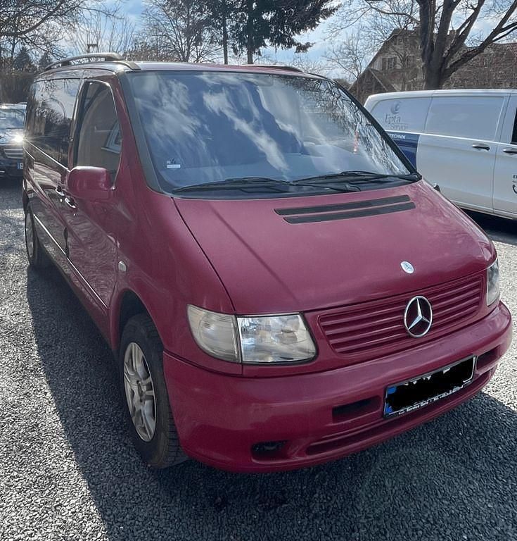 Gebraucht Mercedes V220 122 PS (89 kW) 2000 Rot Van / Kleinbus