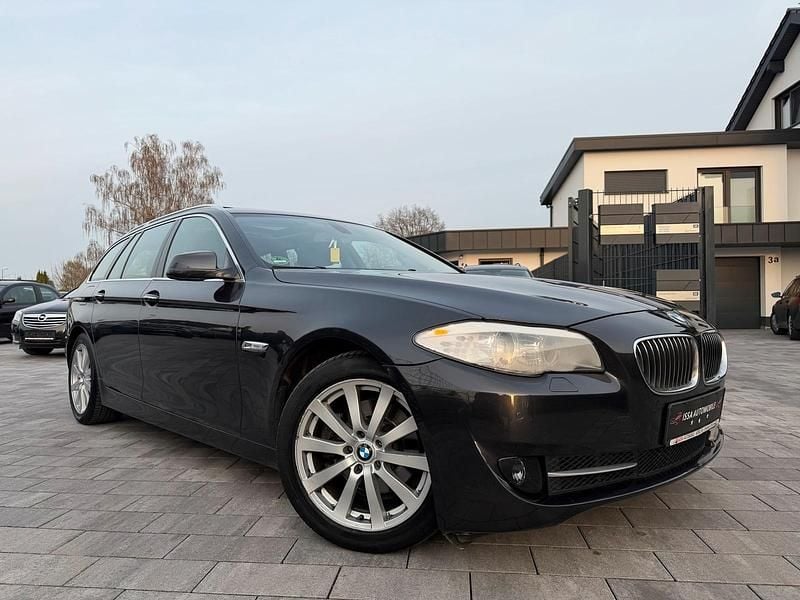 Gebraucht BMW 520 184 PS (135 kW) 2011 Grau Kombi