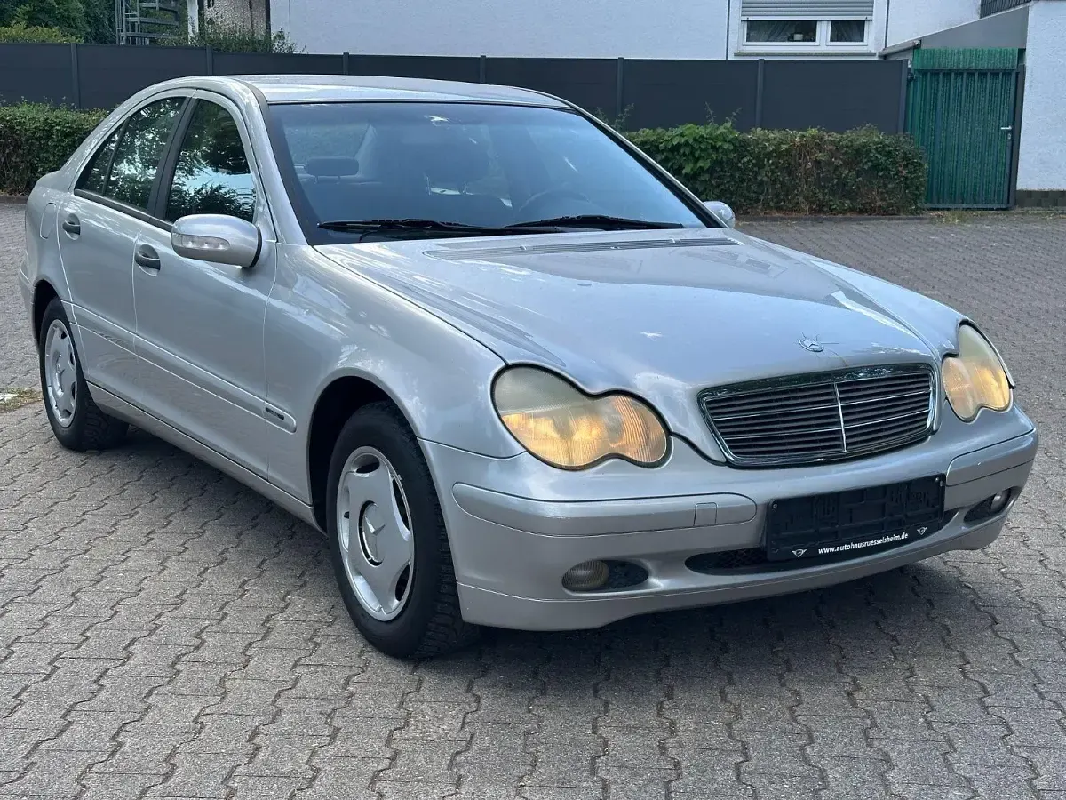Gebraucht Mercedes C180 Classic 129 PS (94 kW) 2000 Silber Limousine