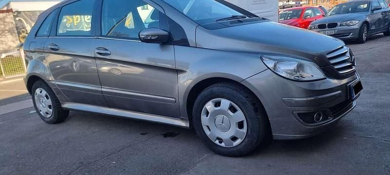 Gebraucht Mercedes B170 116 PS (85 kW) 2005 Kometgrau  metalliclack Van / Kleinbus
