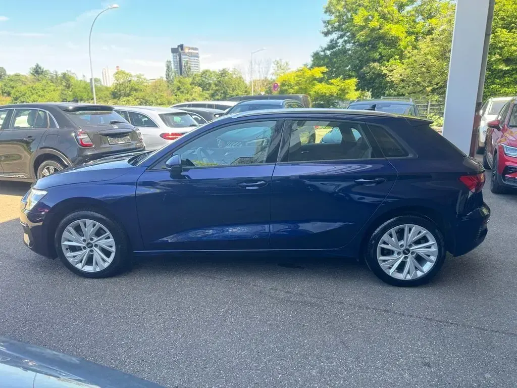 Gebraucht Audi A3 Basis 150 PS (110 kW) 2022 Blau Limousine