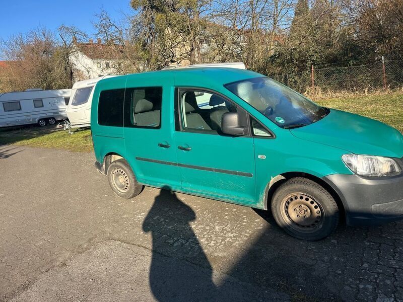 Gebraucht VW Caddy Startline 75 PS (55 kW) 2013 Grün Van / Kleinbus