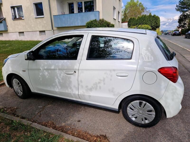 Weiß Gebraucht 2017 Mitsubishi Space Star Kleinwagen | 4.999 € - Bild 1/4
