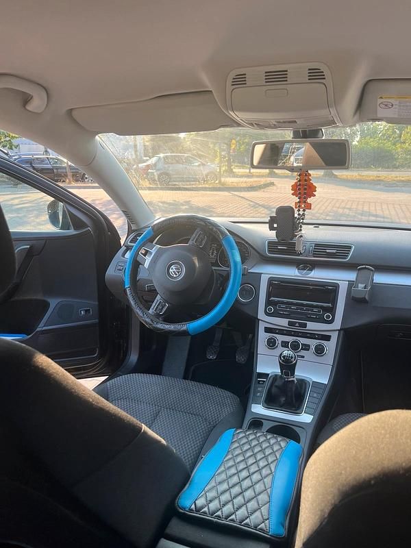 Gebraucht VW Passat 105 PS (77 kW) 2013 Schwarz Kombi