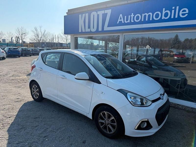 Gebraucht Hyundai i10 Edition 87 PS (63 kW) 2014 Pure white Kleinwagen