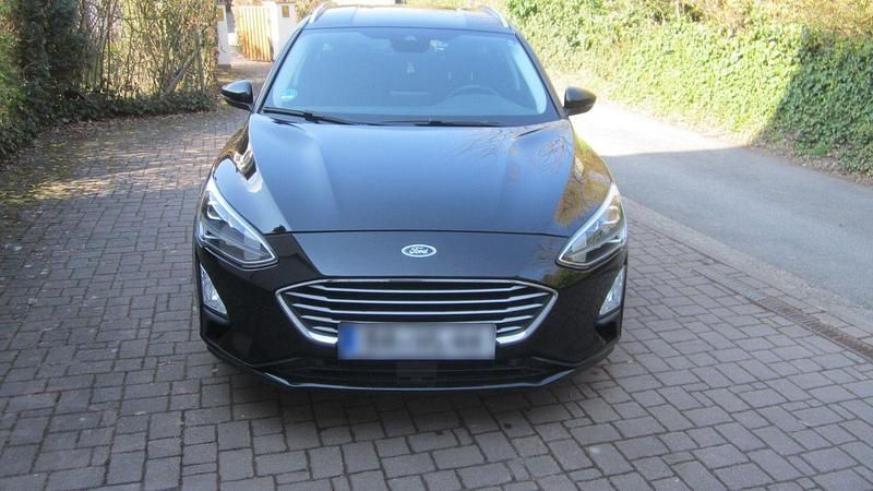 Second-hand Ford Focus 125 CP (91 kW) 2018 Negru Break