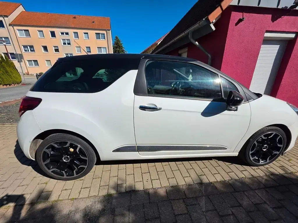 Gebraucht Citroën DS3 Chic 82 PS (60 kW) 2014 Weiß Kleinwagen