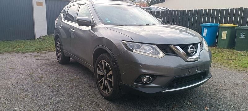 Grau Gebraucht 2016 Nissan X-Trail 360º SUV | 7.950 € (Etwas zu teuer) - Bild 1/4
