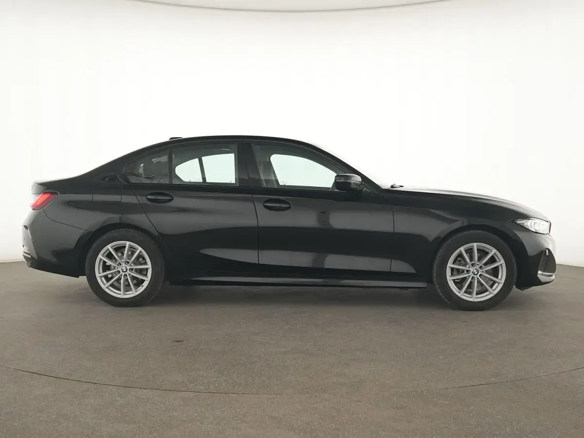 Gebraucht BMW 318 Sport Line 156 PS (114 kW) 2025 Schwarz ii Limousine