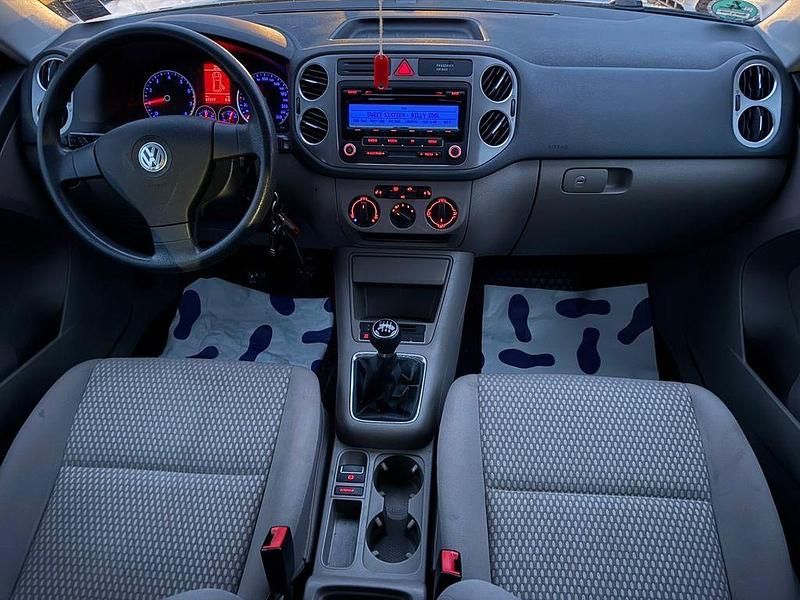 Gebraucht VW Tiguan Trendline 150 PS (110 kW) 2009 Gold SUV