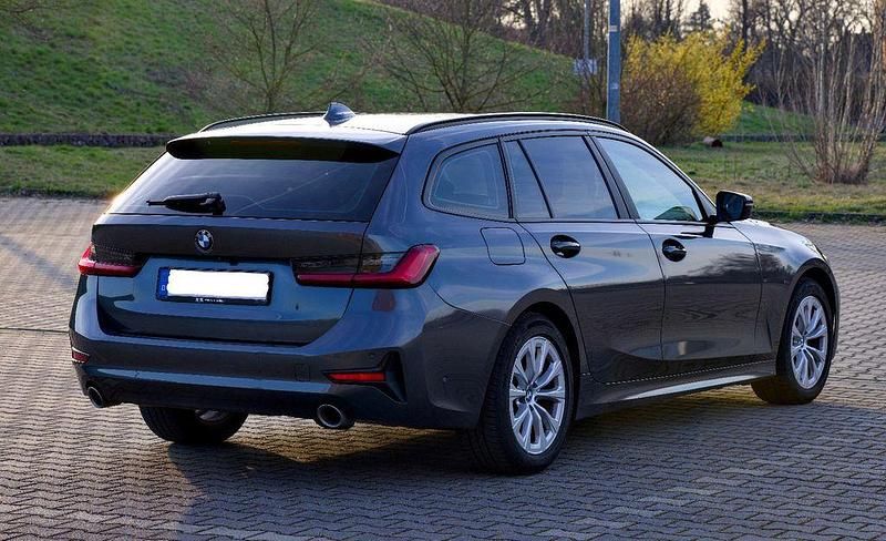 Gebraucht BMW 320 Performance 190 PS (139 kW) 2020 Grau Kombi