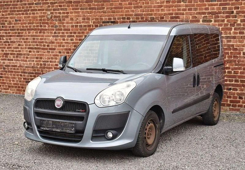 Gebraucht Fiat Doblò 90 PS (66 kW) 2012 Colore esterno (grigio impecca Van / Kleinbus
