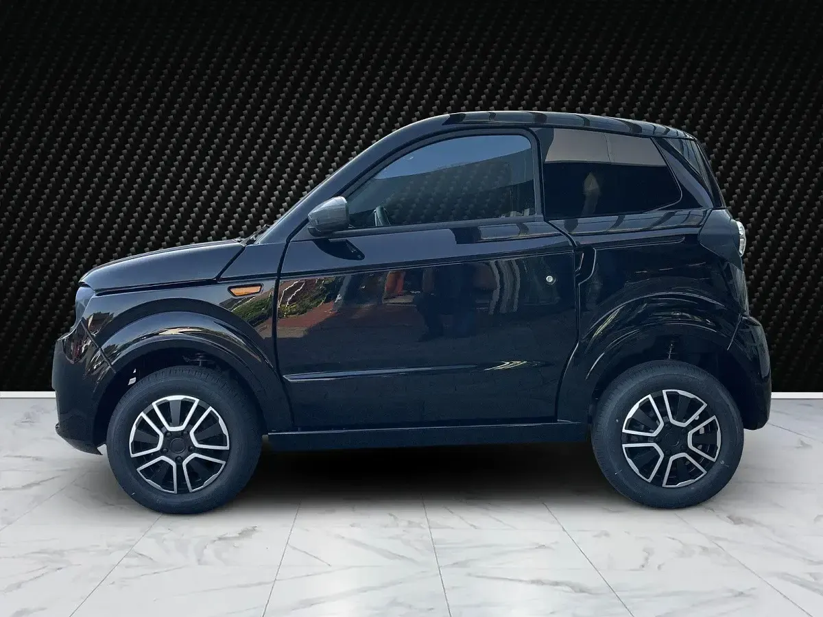 Gebraucht Ligier Myli 5 kW (8 PS) 2024 Schwarz Kleinwagen