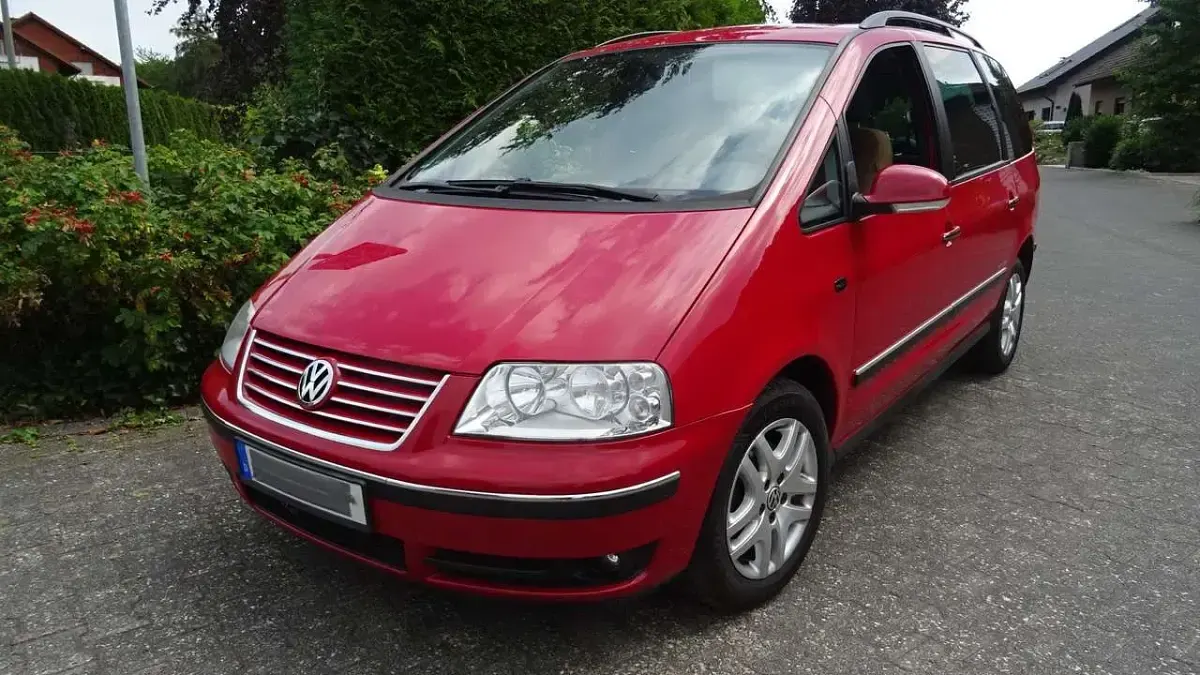 Gebraucht VW Sharan United 140 PS (102 kW) 2010 Rot Van / Kleinbus