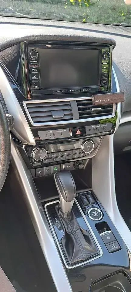 Gebraucht Mitsubishi Eclipse Plus 163 PS (119 kW) 2017 Rot SUV