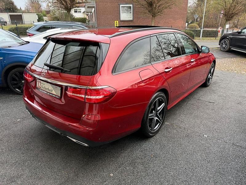 Gebraucht Mercedes E300 AMG line 194 PS (142 kW) 2020 Rot Limousine