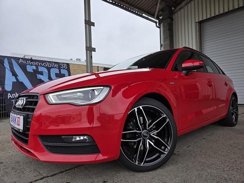 Gebraucht Audi A3 S-Line 140 PS (102 kW) 2014 Rot Limousine