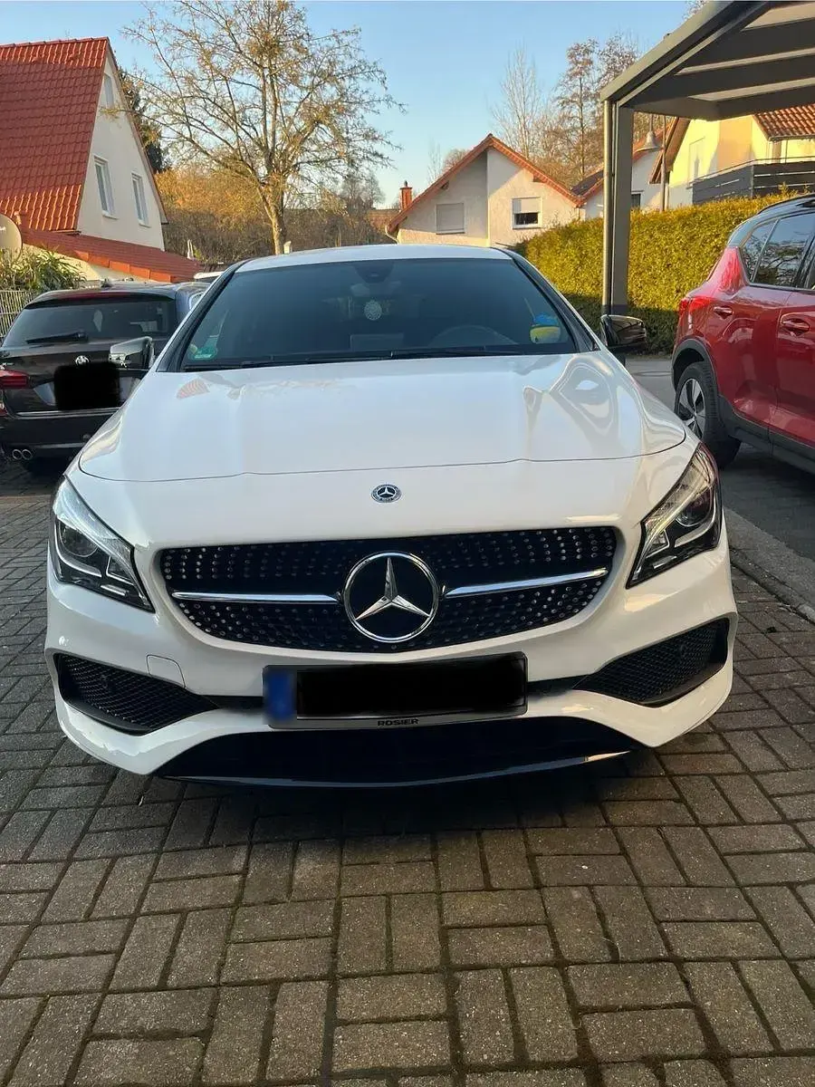 Gebraucht Mercedes CLA200 Shooting Brake 156 PS (114 kW) 2019 Weiß Kombi