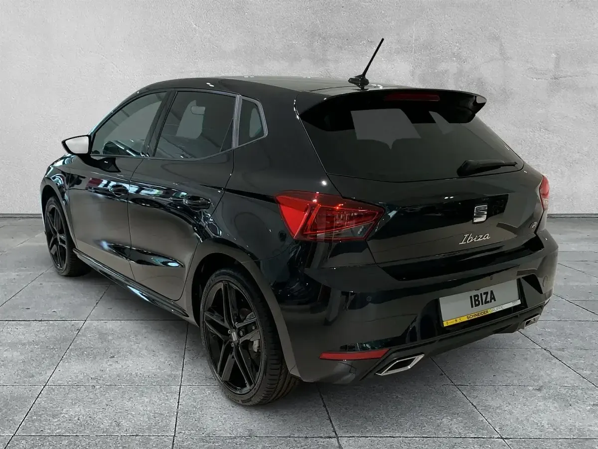 Neu Seat Ibiza Black Edition 116 PS (85 kW) 2025 Schwarz Limousine