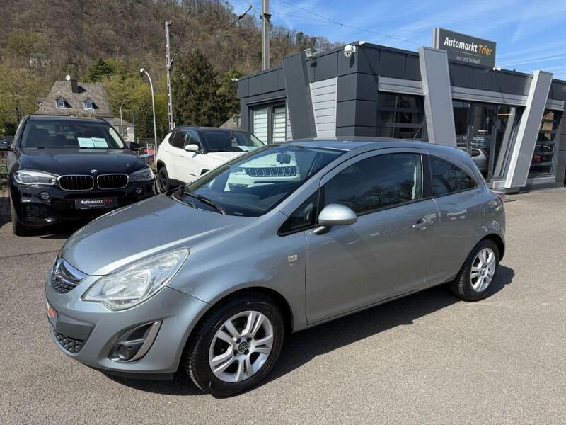 Silber Gebraucht 2010 Opel Corsa Satellite Kleinwagen | 4.499 € (Fairer Preis) - Bild 1/4