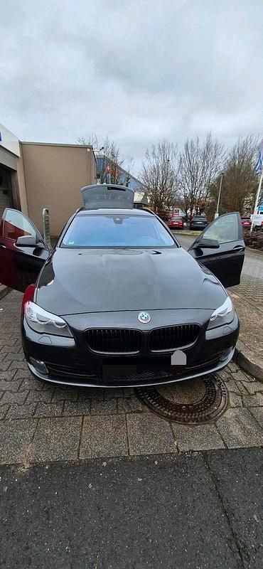 Gebraucht BMW 525 218 PS (160 kW) 2012 Schwarz Kombi